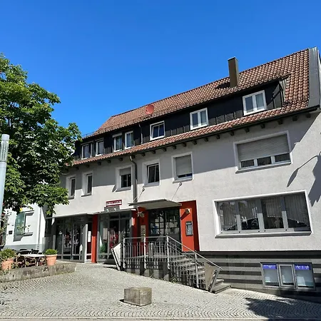 ホームステイ Freudi's Berghuette