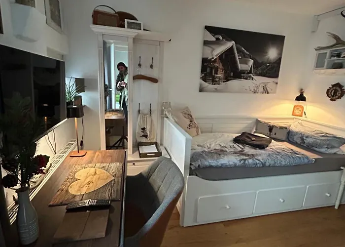 Freudi's Berghuette * Neuhausen auf den Fildern